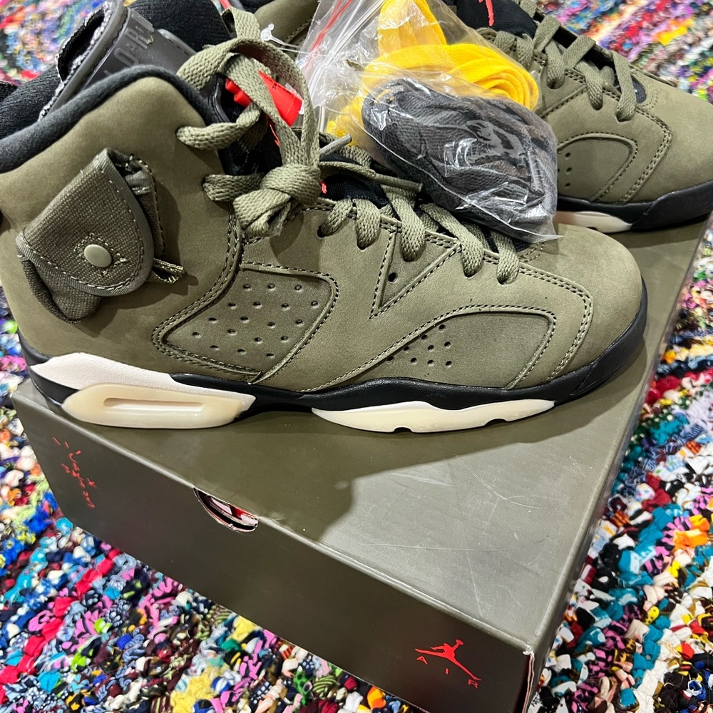Air Jordan 6 Retro x Travis Scott 6Y